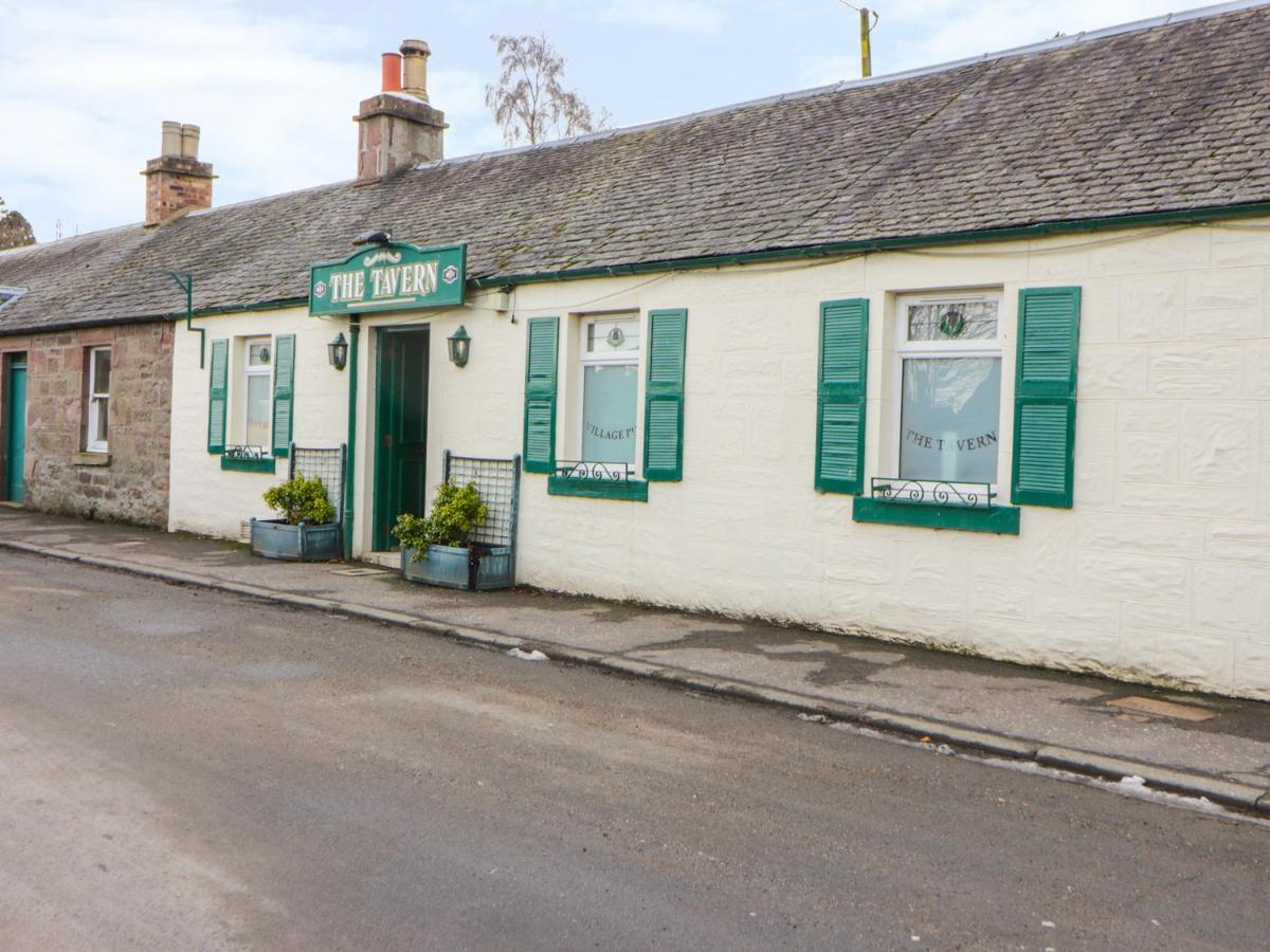 Вилла Cabin At The Tavern Blairgowrie and Rattray Экстерьер фото